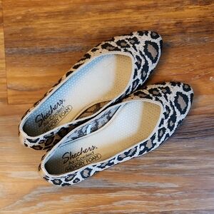 Skechers Women's Animal Print Flats, Sz 7.5